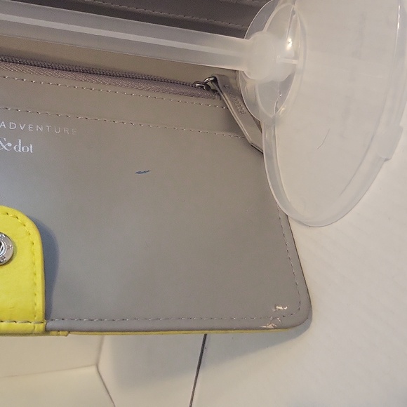 Stella & Dot Soho Flip Wallet - Citron - Picture 4 of 6